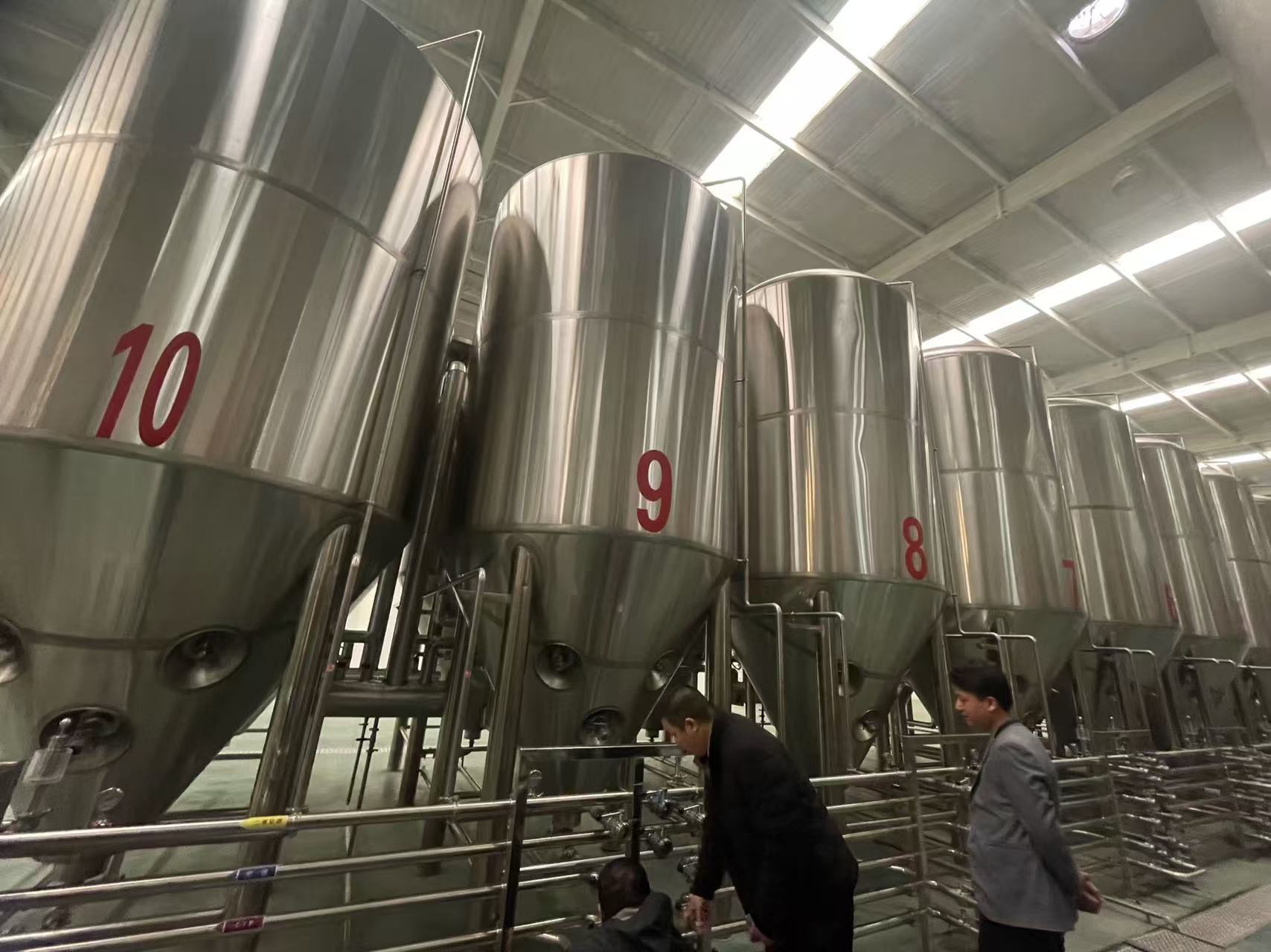 浦东精酿啤酒设备厂—平面布置、设备设计、制造、调试、培训等一条龙服务
